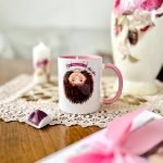 ماگ نقاشی دیجیتال طرح انحصاری گالری آلبالو رنگ صورتی