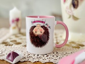 ماگ سرامیکی با چاپ طرح اختصاصی صورتی طرح روی ماگ فرفری برعکس شده